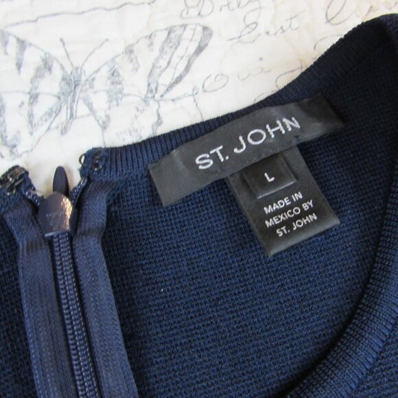 $1295 Perfect current ST. JOHN Navy Blue Knit Trumpet Sleeve Top womens Large L - Picture 6 of 8